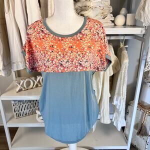 Grace & Emma sz. medium Floral Tee soft girl, floral, casual, every day  2666